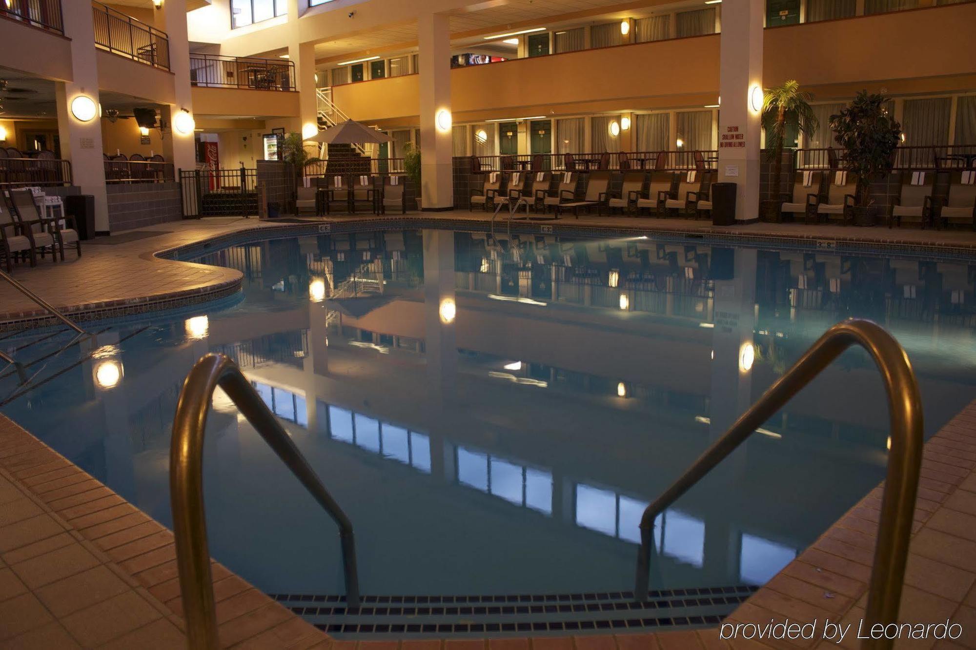 Plaza Hotel & Suites - Eau Claire Exteriör bild