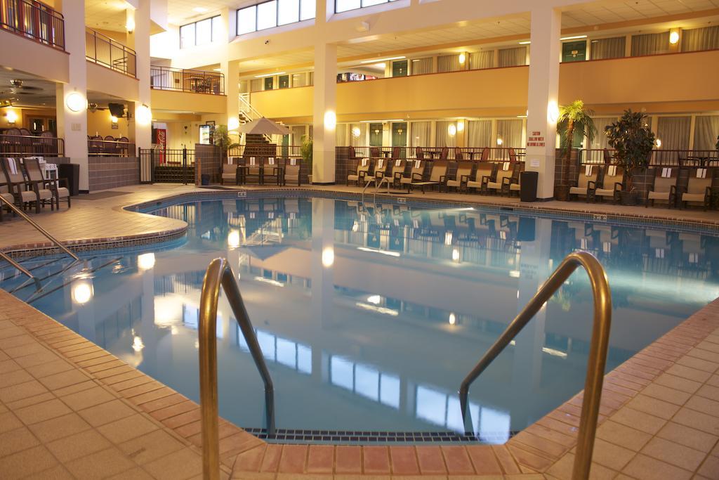 Plaza Hotel & Suites - Eau Claire Exteriör bild